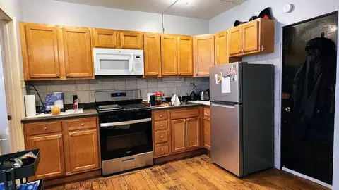 4764 N Virginia Ave #109, Chicago, IL 60625