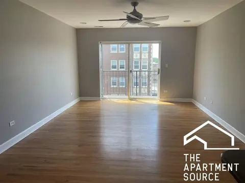 6954 N Greenview Ave #211, Chicago, IL 60626