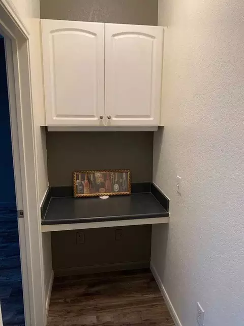 860 N Orange Ave, Orlando, FL 32801