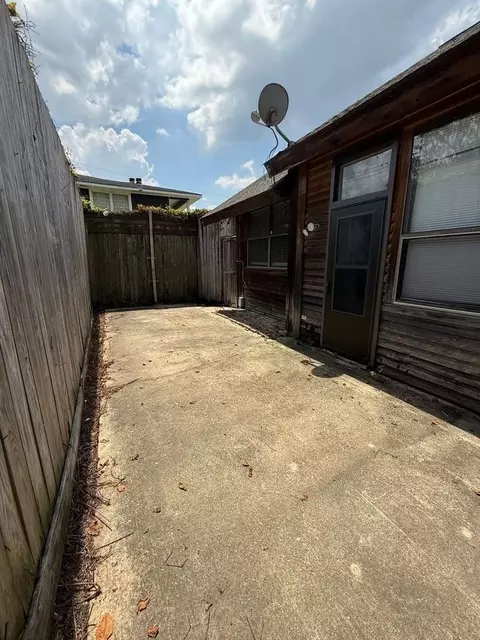8462 Bayou Fountain Ave, Baton Rouge, LA 70820