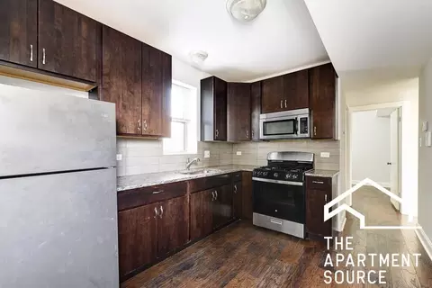 4876 W Armitage Ave #1R, Chicago, IL 60639