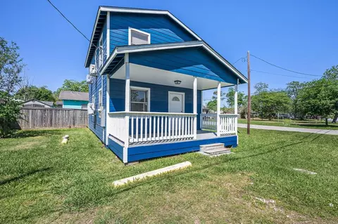 517 Center St, Richmond, TX 77469