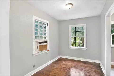 2103 E Victory Dr, Mobile, AL 36606 photo 8