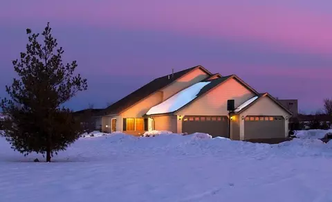 719 Blue Jay Ln #B, Hudson, WI 54016