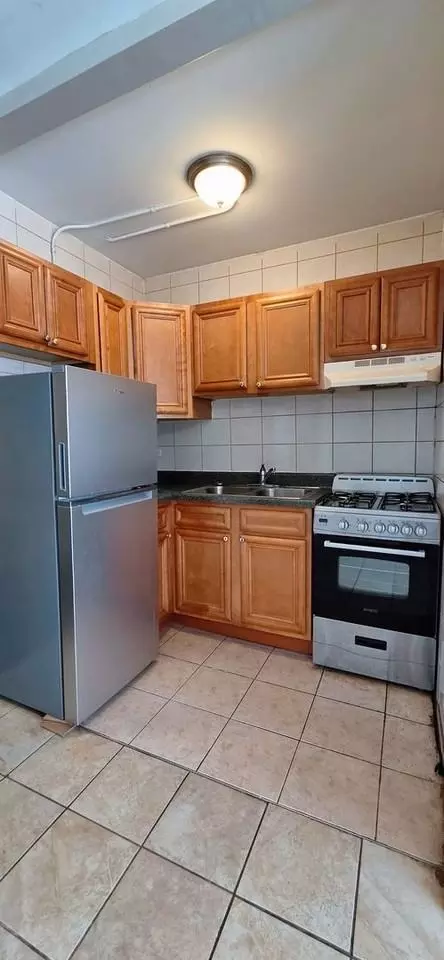 4764 N Virginia Ave #212, Chicago, IL 60625