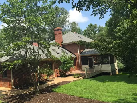 700 Garthfield Ln, Charlottesville, VA 22901