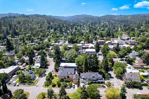 175 E St, Jacksonville, OR 97530 photo 33