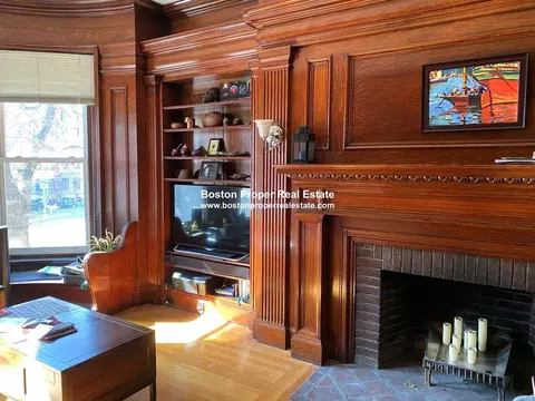 379 Commonwealth Ave #6K, Boston, MA 02115