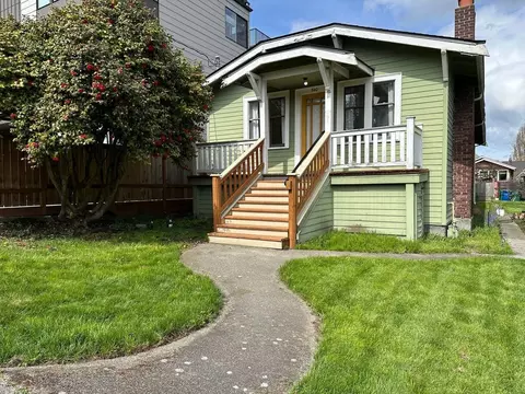 540 N 67th St, Seattle, WA 98103