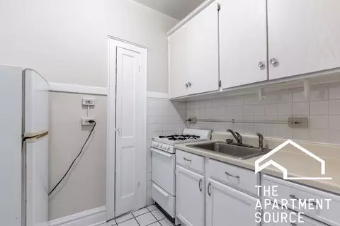 3120 Oak Park Ave #301, Berwyn, IL 60402