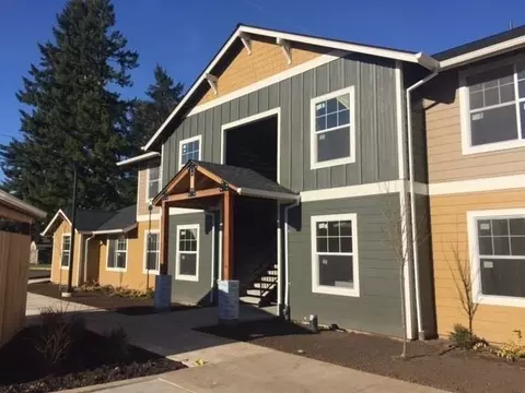 690 SE 5th Ave #102, Hillsboro, OR 97123