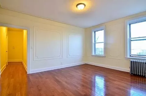 39-25 65th St #5A, New York, NY 11377
