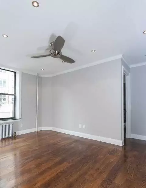 343 E 8th St #2B, New York, NY 10009