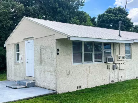 96 4th St #A, Fort Myers, FL 33907