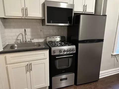 18 Kensington Ave #1H, Jersey City, NJ 07304