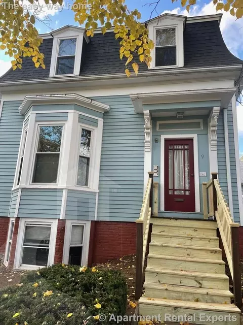 9 Moore St #2, Somerville, MA 02144