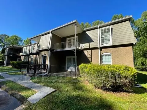 2711 Fairlee Dr #D2, Decatur, GA 30032