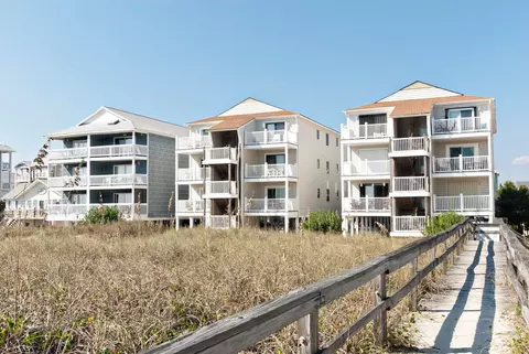 704 Carolina Beach Ave N, Carolina Beach, NC 28428