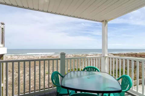 704 Carolina Beach Ave N, Carolina Beach, NC 28428
