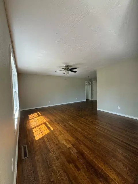 633 E Morningside St, Springfield, MO 65807 photo 2
