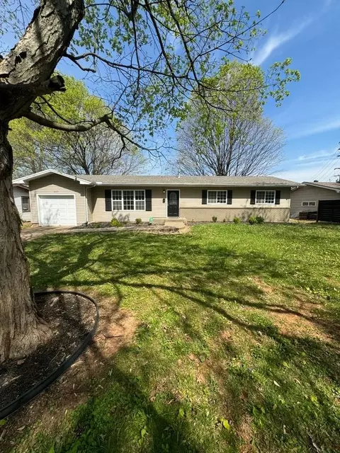 633 E Morningside St, Springfield, MO 65807