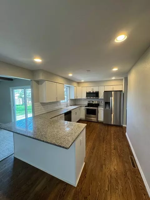 633 E Morningside St, Springfield, MO 65807 photo 8
