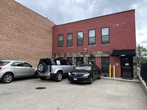 3940 N Pulaski Rd #2D, Chicago, IL 60641