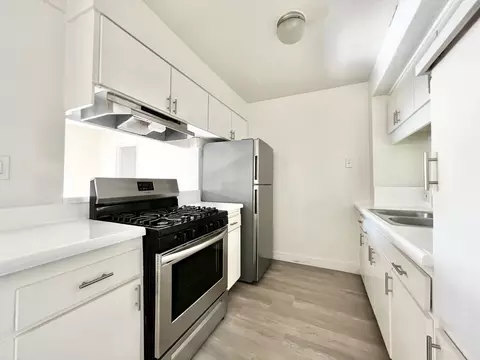 4217 Don Tomaso Dr #14, Los Angeles, CA 90008