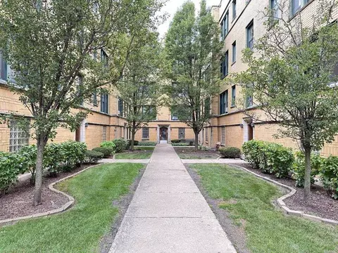 2332 N Spaulding Ave #3B, Chicago, IL 60647