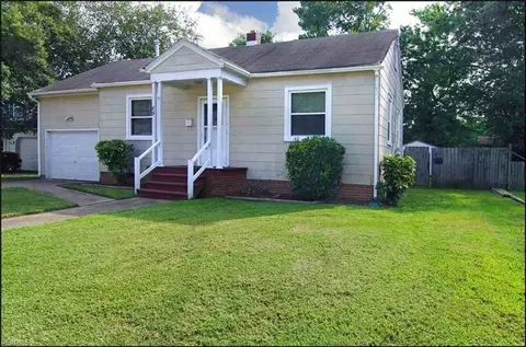 69 Cavalier Rd, Hampton, VA 23669