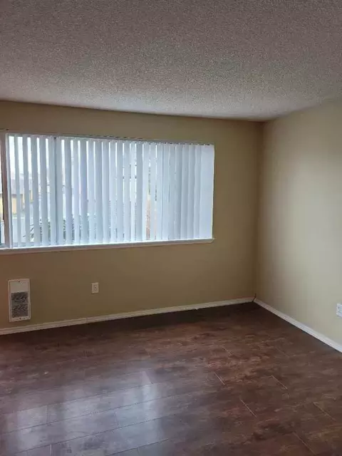 2815 E 19th St #R, Vancouver, WA 98661