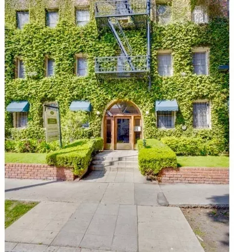 611 S Cloverdale Ave #106, Los Angeles, CA 90036