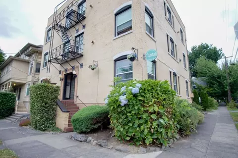1235 SE Yamhill St #12, Portland, OR 97214