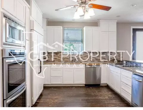 324 E Castlewood Dr - Main House, Granite Shoals, TX 78654