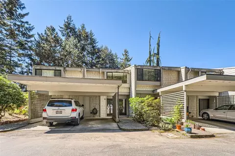 22717 Lakeview Dr, Mountlake Terrace, WA 98043