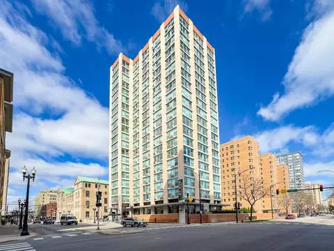 5600 N Sheridan Rd #1D, Chicago, IL 60660