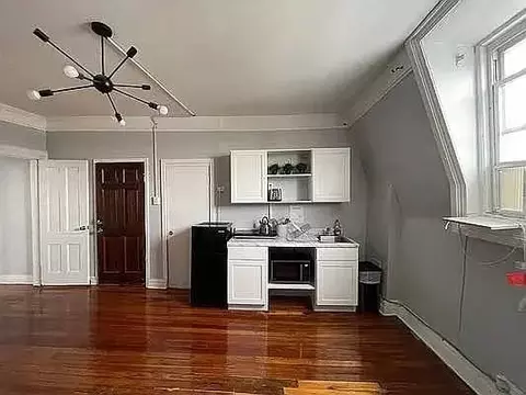 74 Cornelia St #3B, Brooklyn, NY 11221