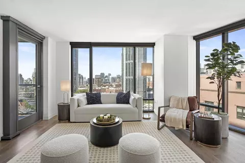 350 N Canal St #2-2PH, Chicago, IL 60606