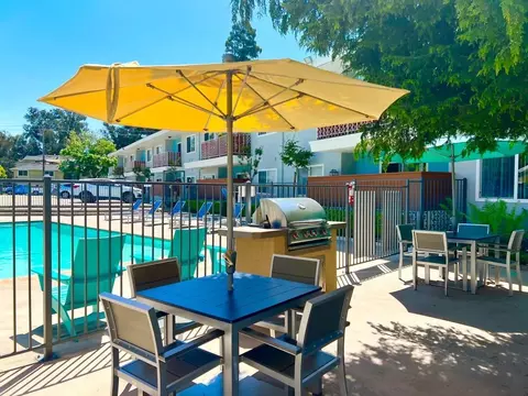 22281 Center St, Castro Valley, CA 94546