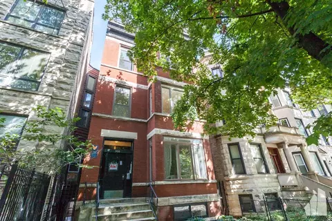 900 W Newport Ave #2, Chicago, IL 60657