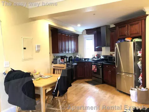 156 Magazine St #5, Cambridge, MA 02139