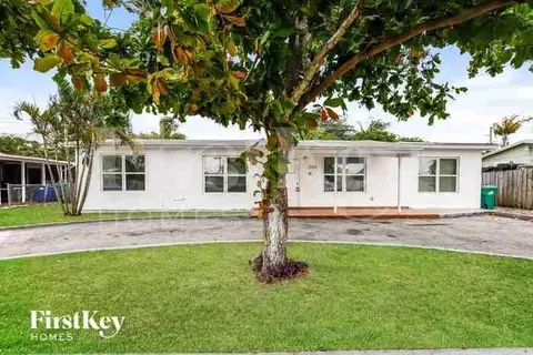 1140 NE 211th Ter, Miami, FL 33179