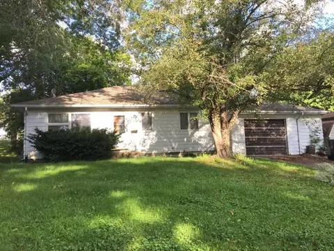 1227 Catherine St, Cedar Falls, IA 50613
