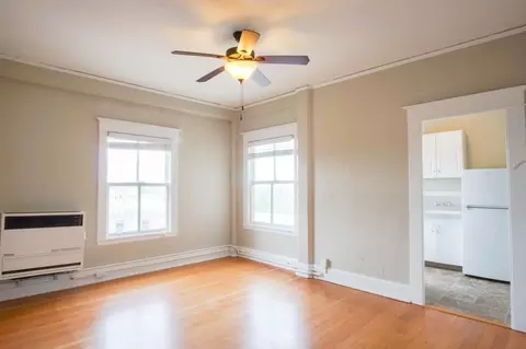 715 SW King Ave #58, Portland, OR 97205
