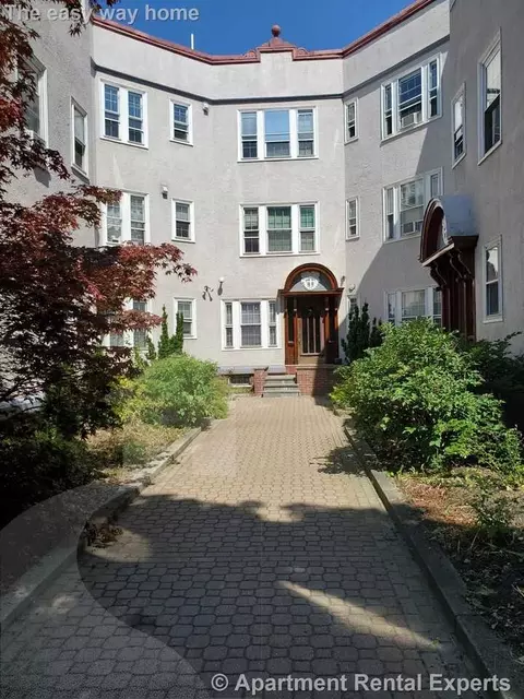 156 Magazine St #25, Cambridge, MA 02139