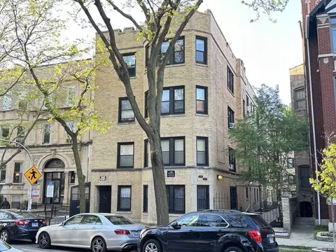 roscoe + broadway, Chicago, IL 60657