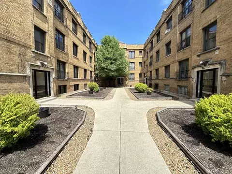 732 W Roscoe St #3N, Chicago, IL 60657