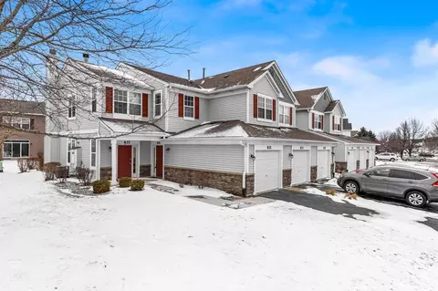 831 Genesee Dr, Naperville, IL 60563