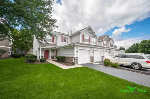831 Genesee Dr, Naperville, IL 60563