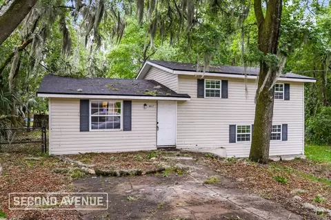 8857 Camphor Dr, Jacksonville, FL 32208